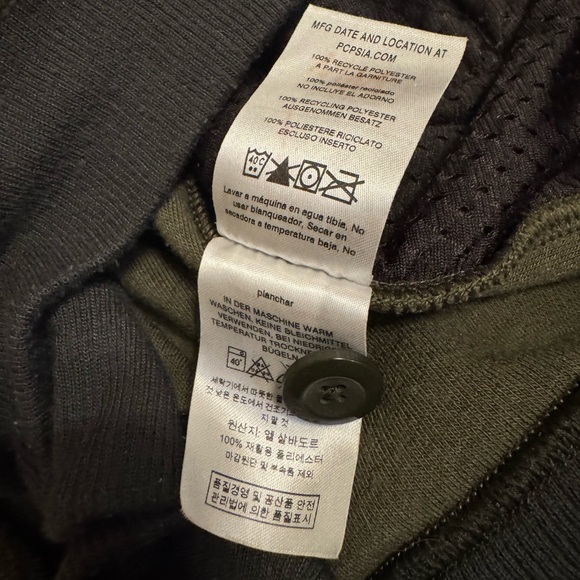 Patagonia Men’s Green Synchilla Sweater - Picture 8 of 8